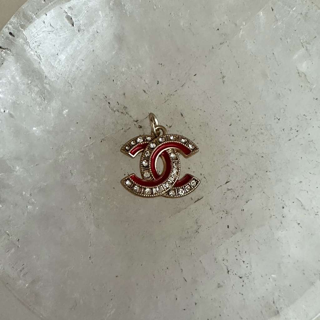 Elegant Red And Silver Pendant Necklace